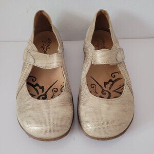 Portofino Leather Made in Spain Gold Flats-Size 36